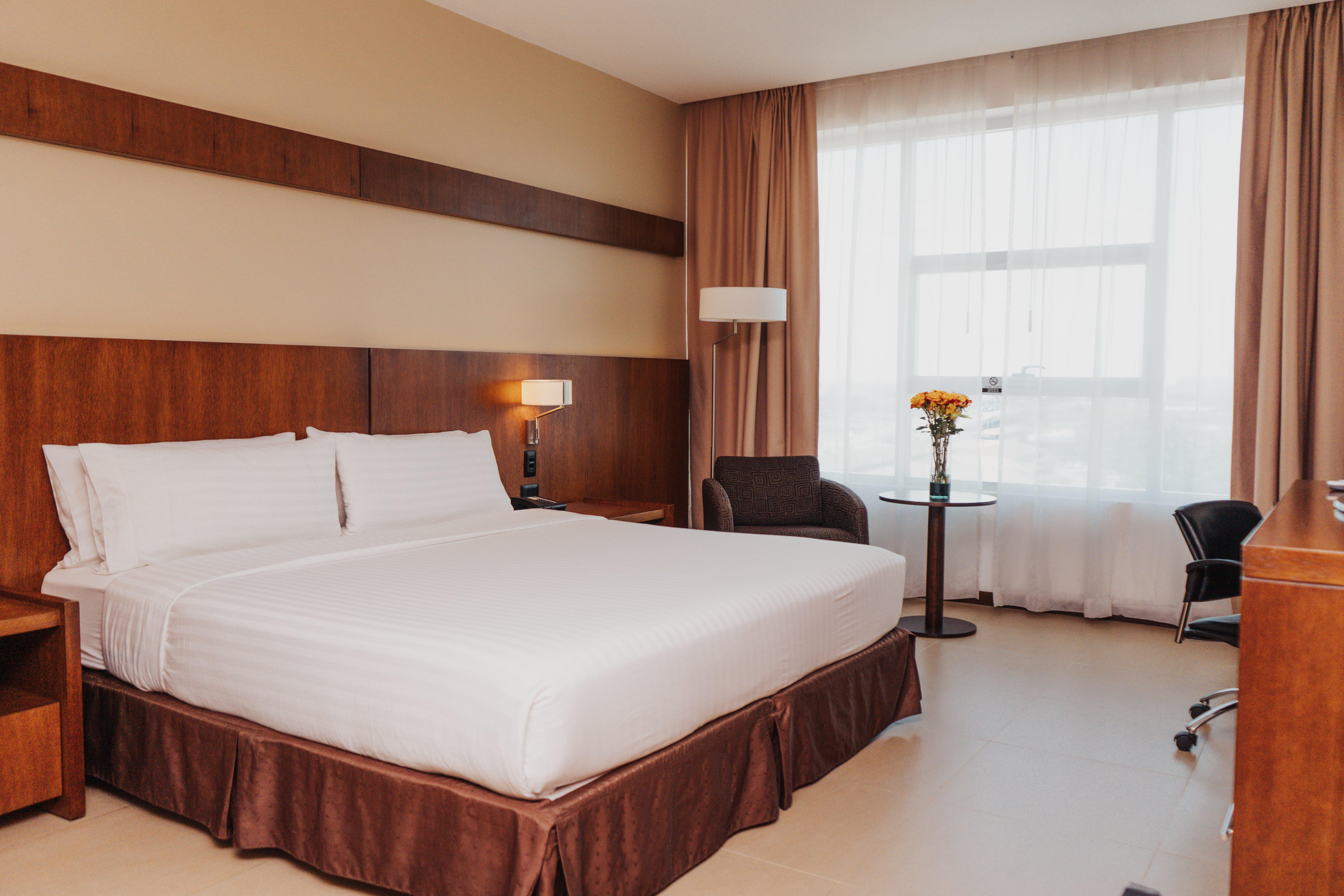 Holiday Inn Guayaquil Airport By Ihg Buitenkant foto A room at the hotel
