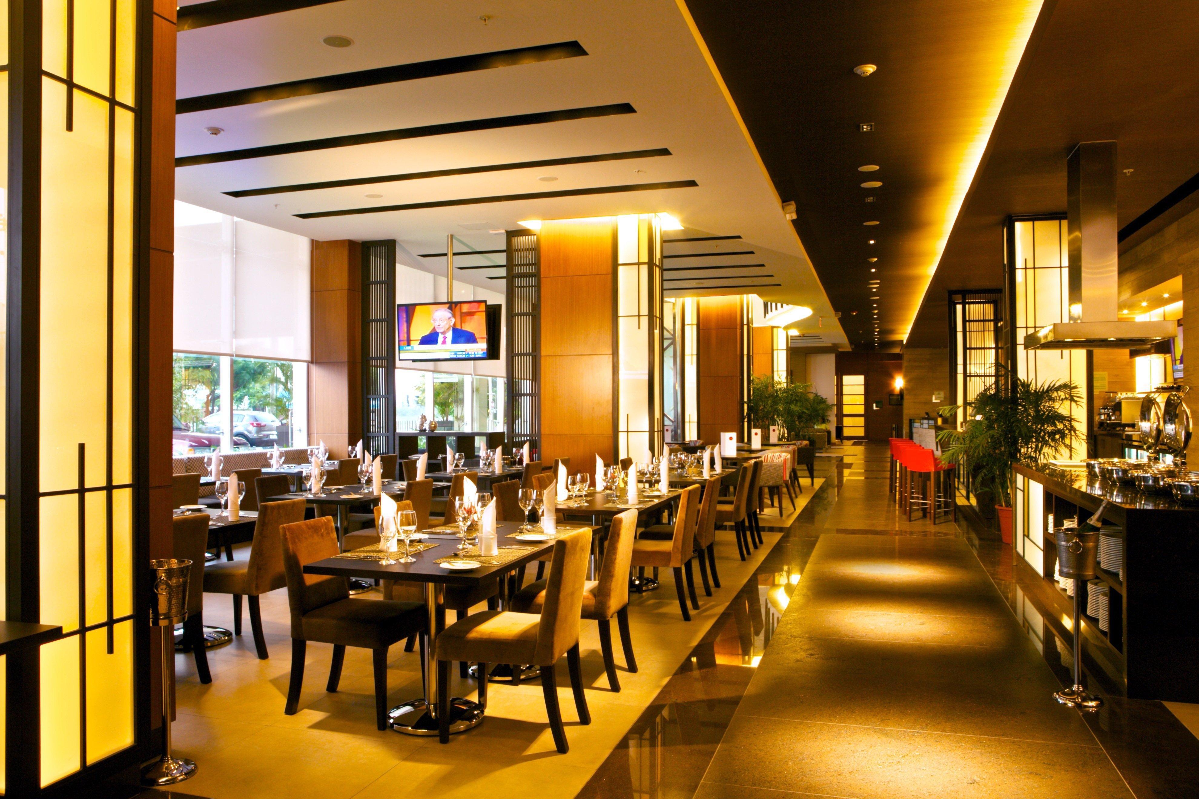 Holiday Inn Guayaquil Airport By Ihg Buitenkant foto The interior of the restaurant