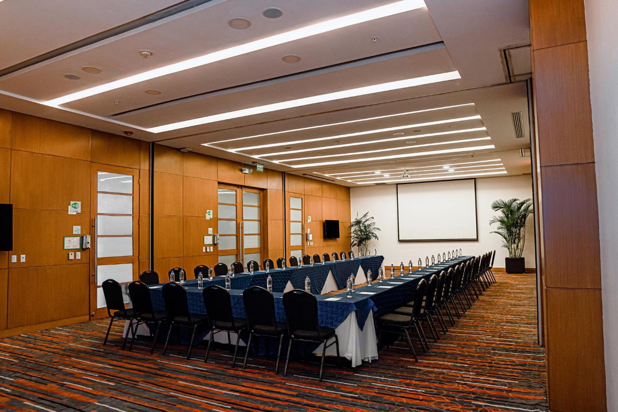 Holiday Inn Guayaquil Airport By Ihg Buitenkant foto Meeting room